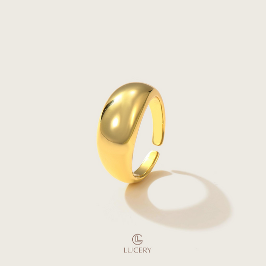 Discover understated luxury with this 18K gold-plated S925 sterling silver ring. The seamless design and radiant finish offer a modern twist on classic elegance. Light and comfortable, it's perfect for all-day sophistication.